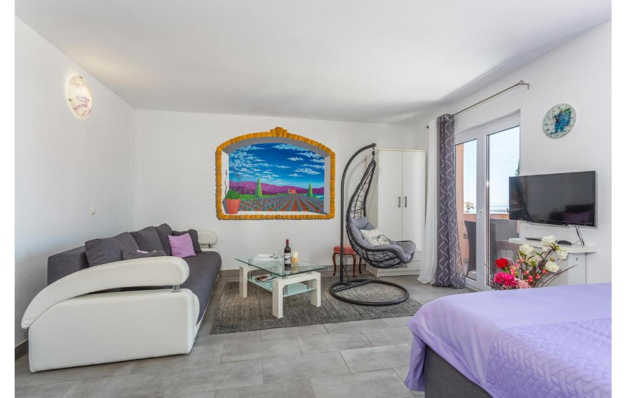 Beautiful Apartment In Stara Baska With Wifi Luaran gambar