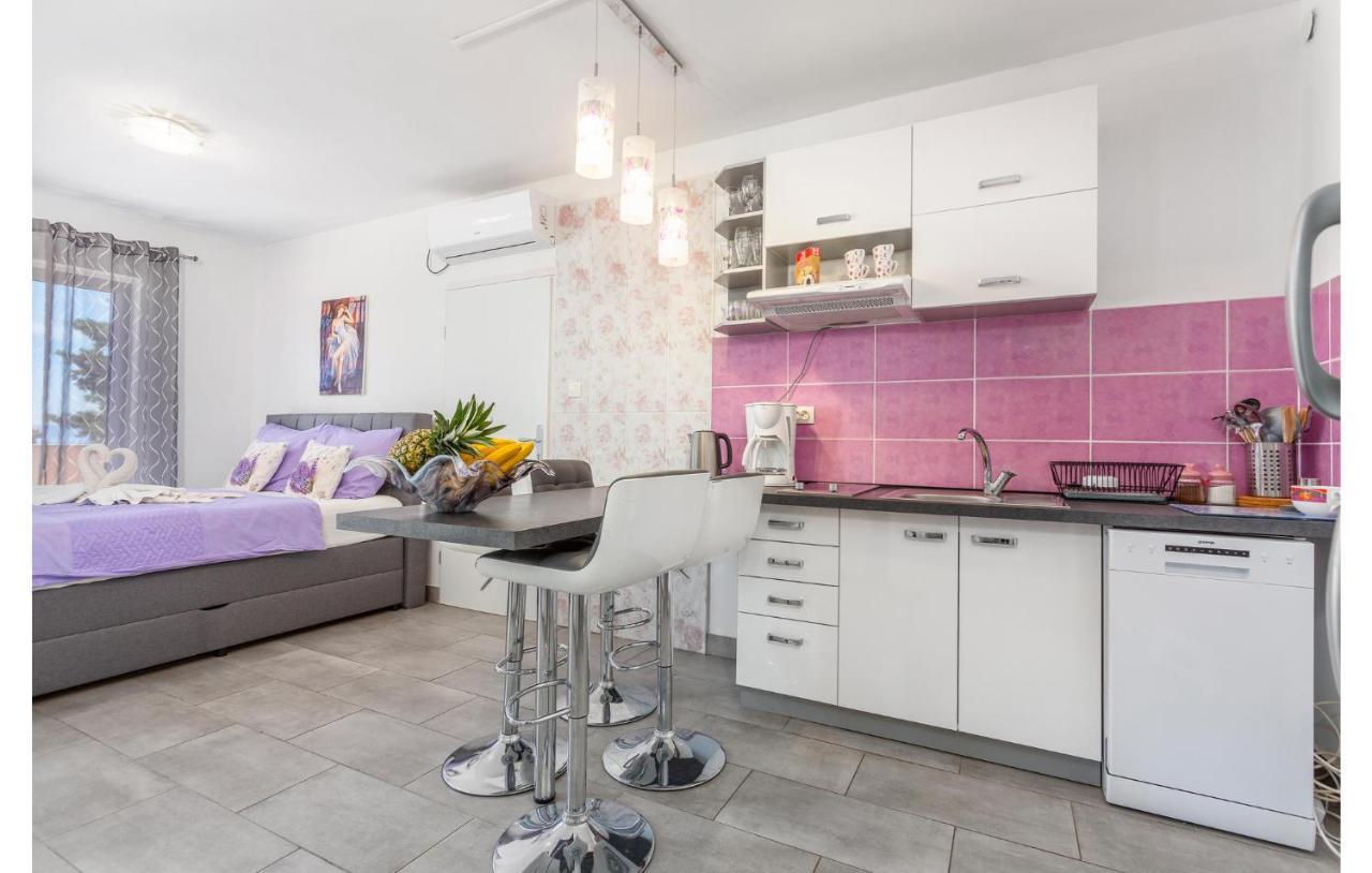 Beautiful Apartment In Stara Baska With Wifi Luaran gambar