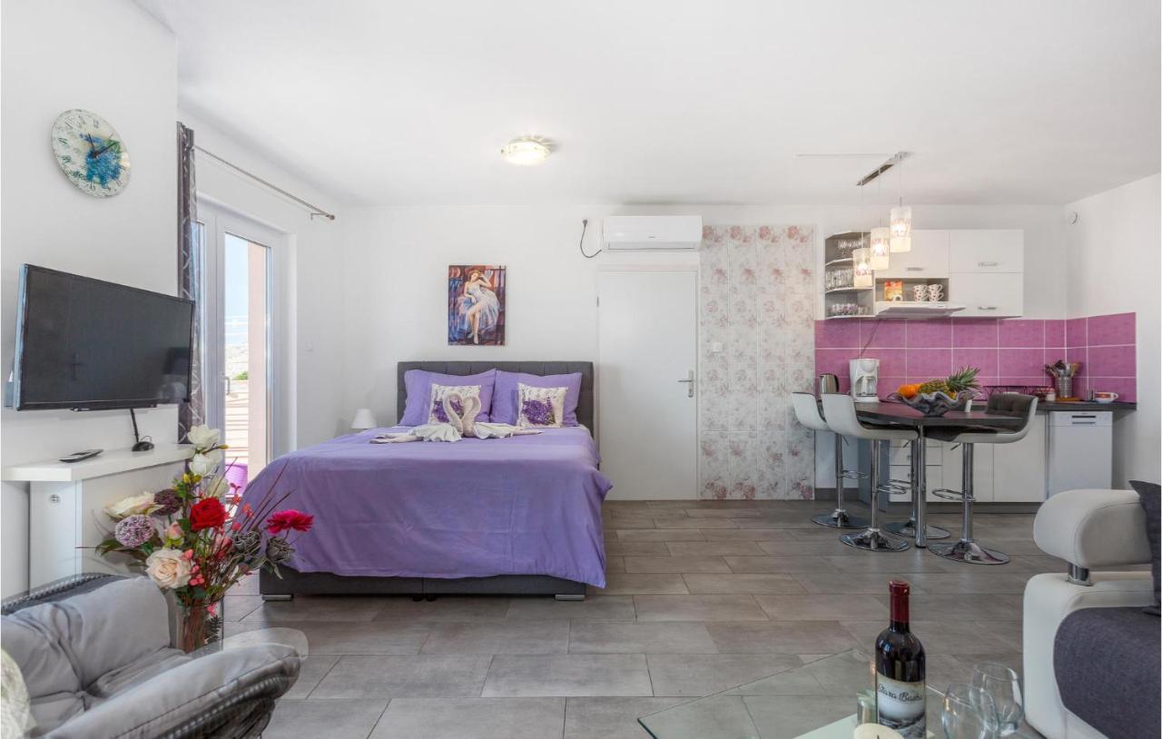 Beautiful Apartment In Stara Baska With Wifi Luaran gambar